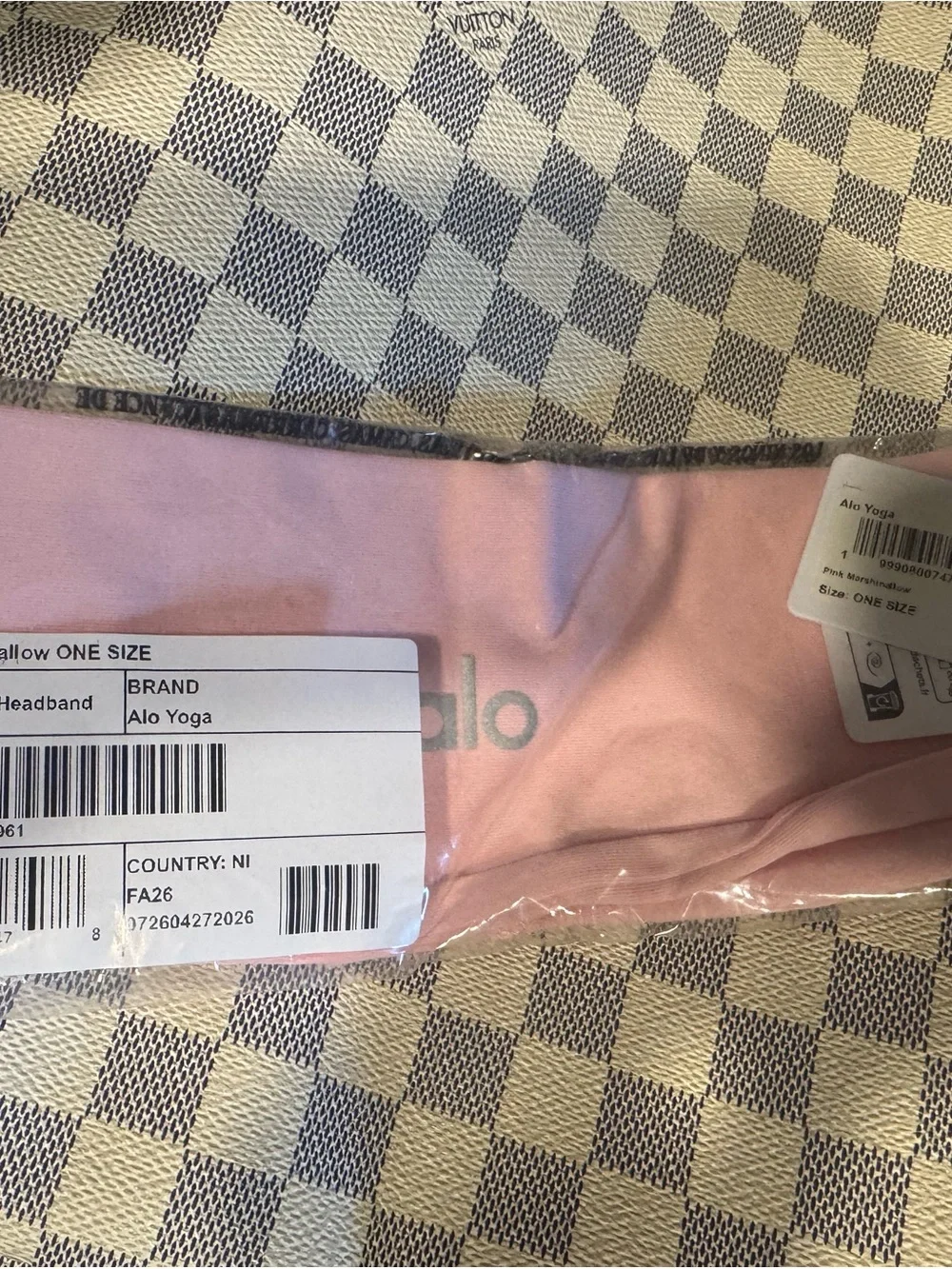 Alo Performance Conquer Headband - Pink Marshmallow